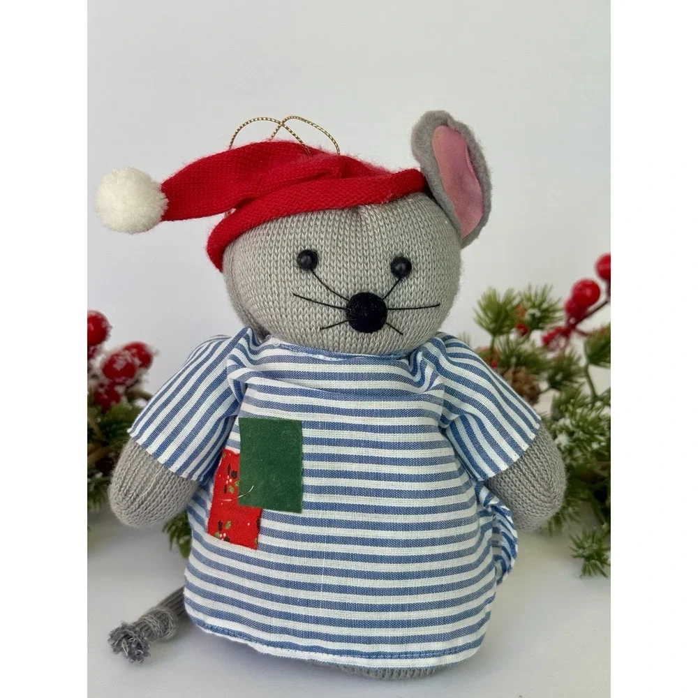 VTG Handmade Christmas Sock Mouse Family Ornaments/Decor - Stuffed/Felted/Beaded